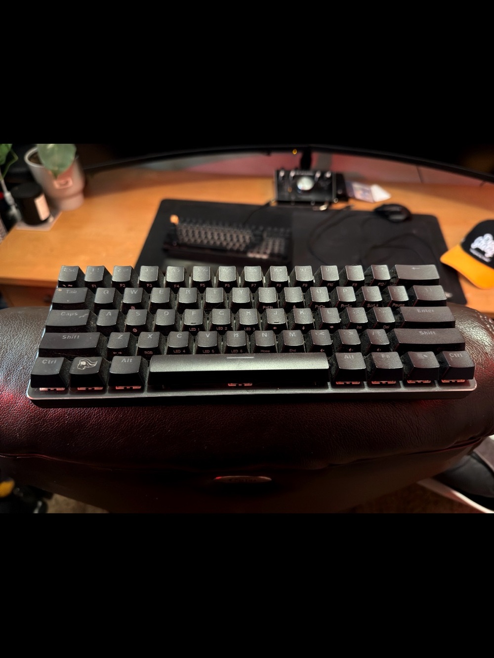 Glorious GMMK Compact 60% Mechanical Keyboard - Hot-Swappable Pre-Built